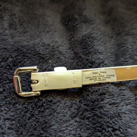 Ellen Tracy Thin White Belt with Silver Buckle - Picture 3 of 6